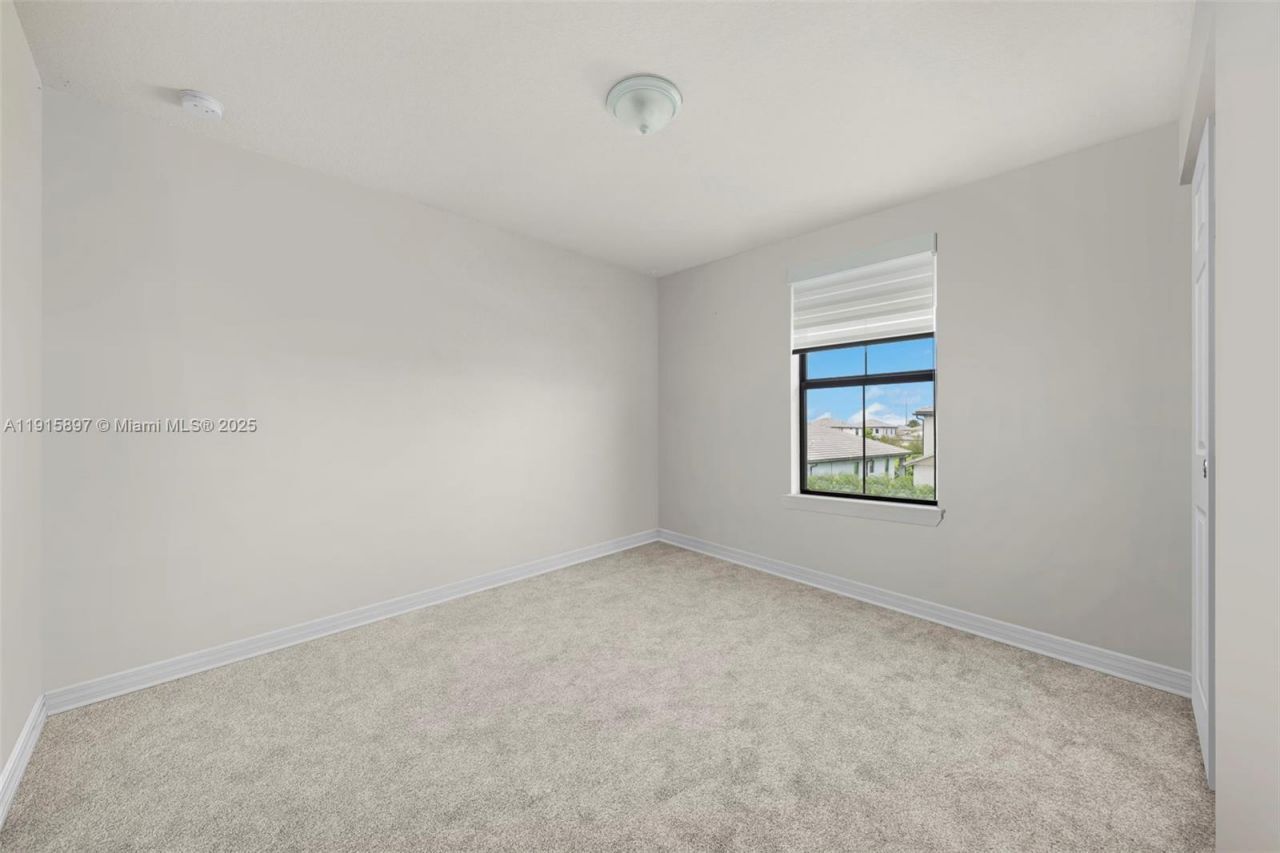 3142 Poinciana St, Lauderdale Lakes, FL 33311 Photo