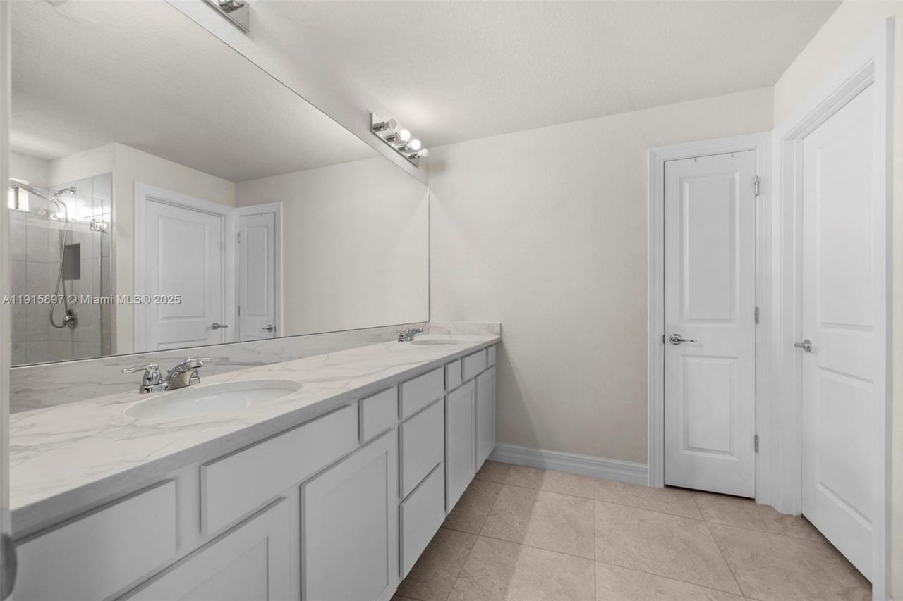 3142 Poinciana St, Lauderdale Lakes, FL 33311 Photo