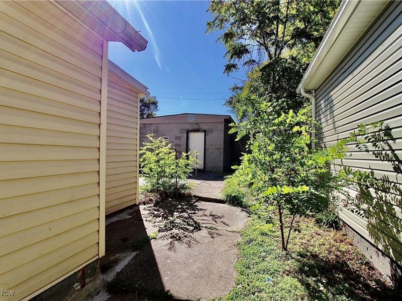 7106 Colfax Road, Cleveland, OH 44104 Photo 4