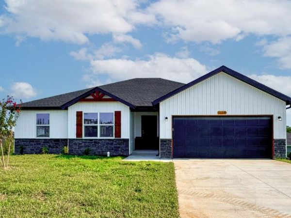 1159 E Habersham Street, Republic, MO 65738