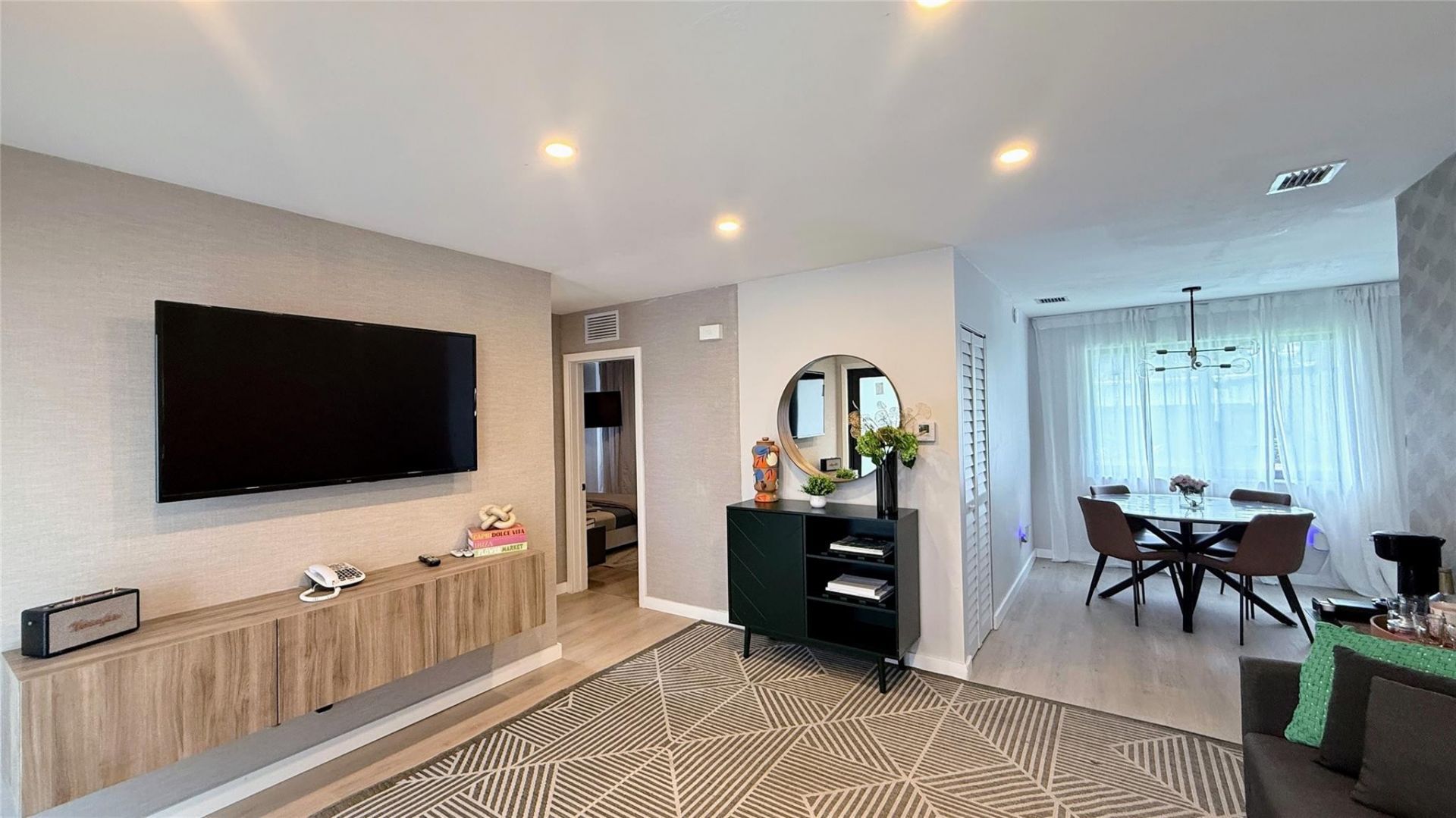 433 NW 15th Way, Fort Lauderdale, FL 33311 Photo