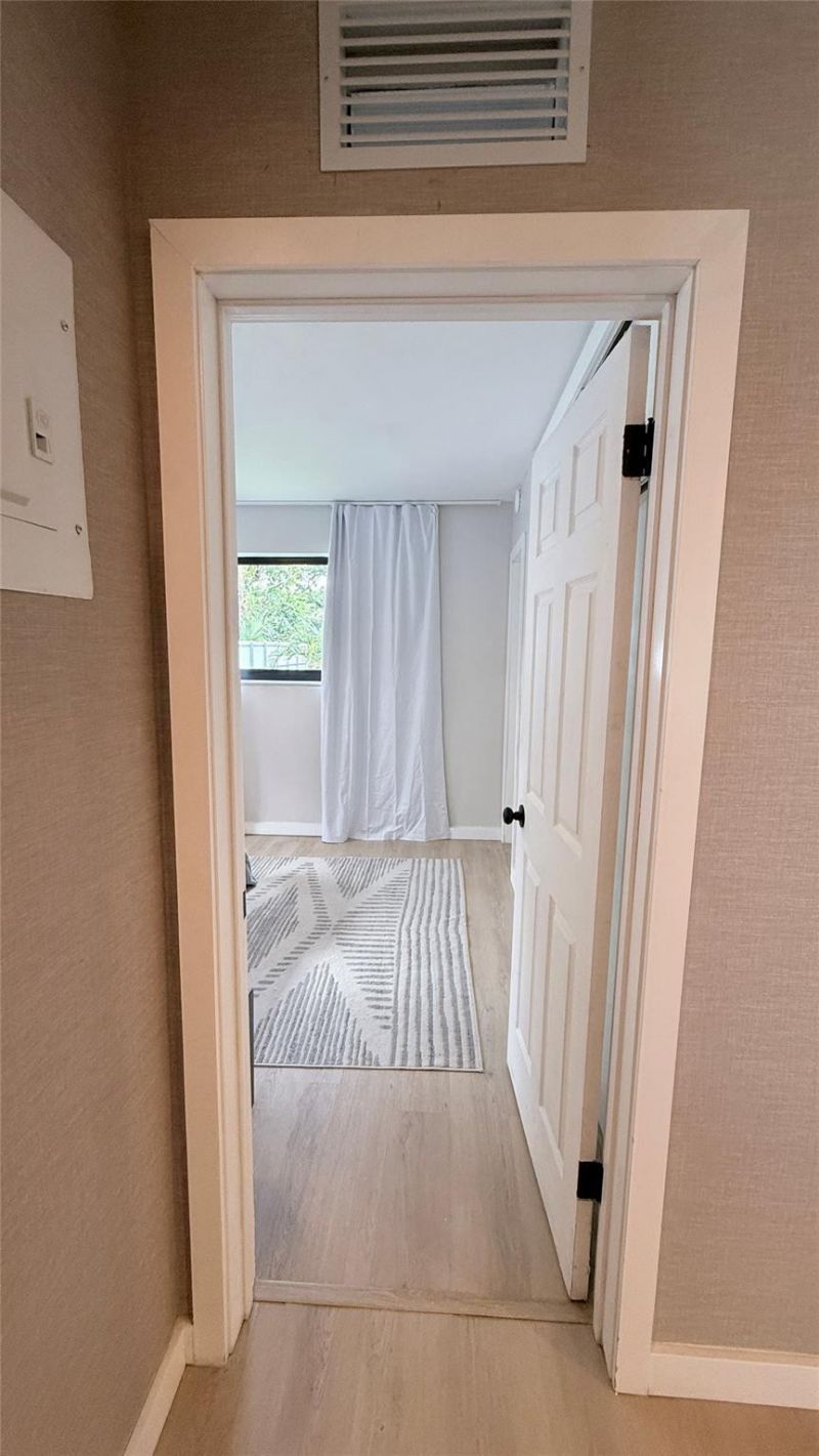 433 NW 15th Way, Fort Lauderdale, FL 33311 Photo