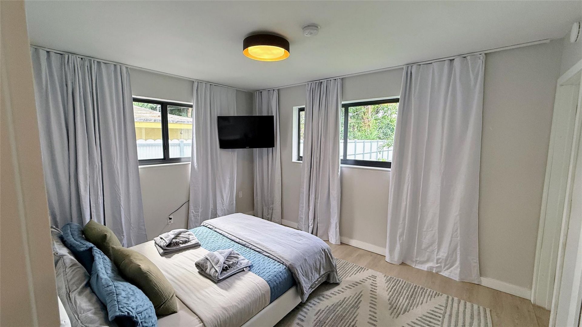 433 NW 15th Way, Fort Lauderdale, FL 33311 Photo