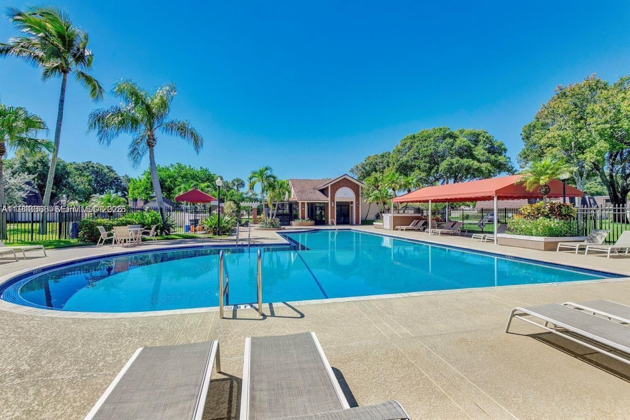 7124 71st Way, West Palm Beach, FL 33407 Photo