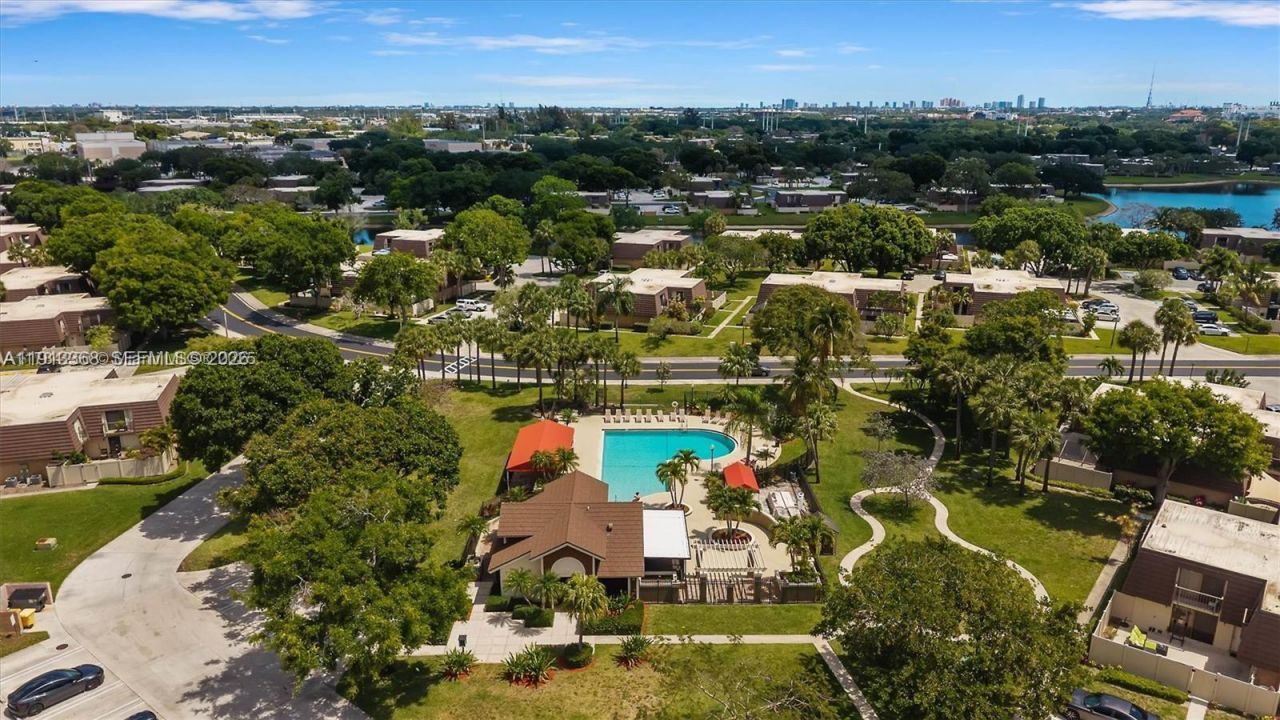 7124 71st Way, West Palm Beach, FL 33407 Photo