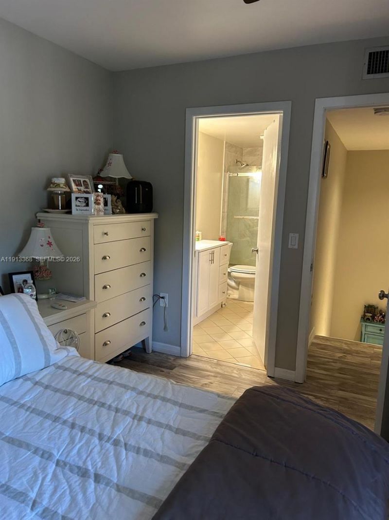 7124 71st Way, West Palm Beach, FL 33407 Photo