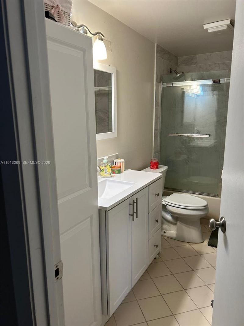 7124 71st Way, West Palm Beach, FL 33407 Photo