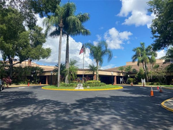 9581 Sunrise Lakes Blvd, Unit 202, Sunrise, FL 33322