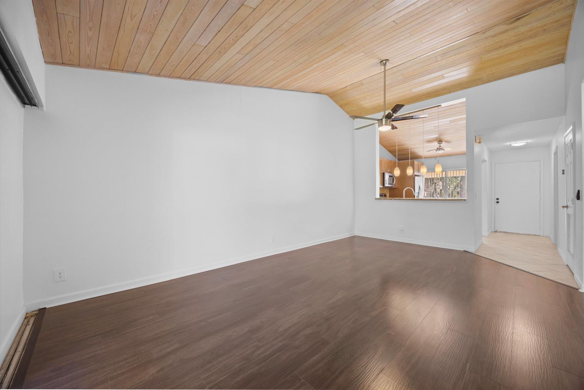 3939 NE 5th Avenue, Unit B206, Boca Raton, FL 33431 Photo