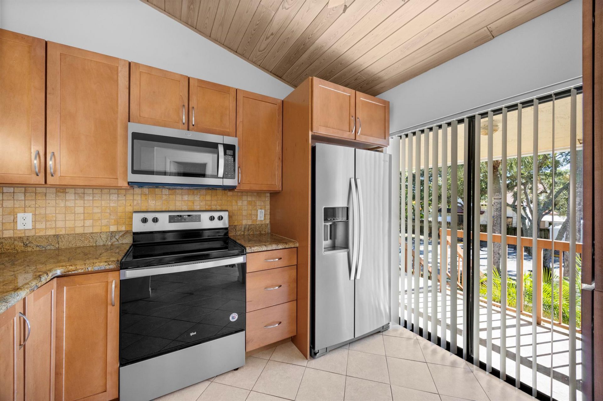 3939 NE 5th Avenue, Unit B206, Boca Raton, FL 33431 Photo