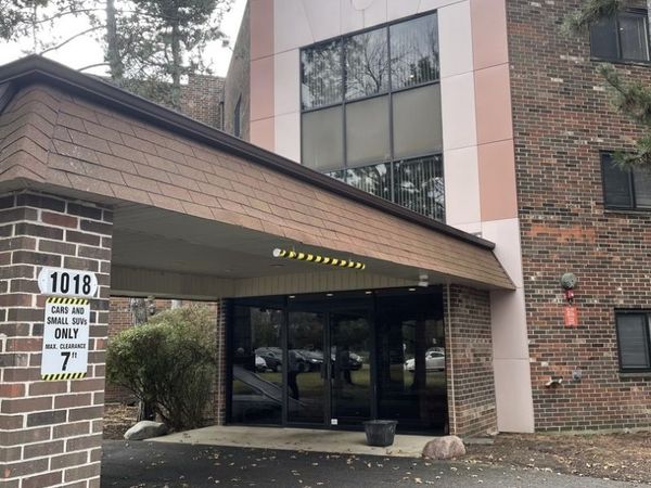 1018 CASTILIAN Court, Unit 205, Glenview, IL 60025