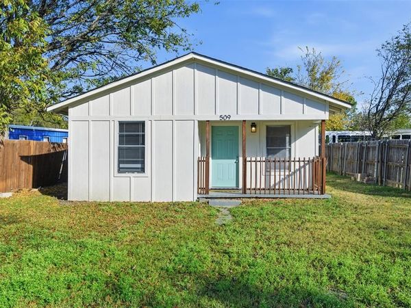 509 E 3rd Street , Lancaster, TX 75146