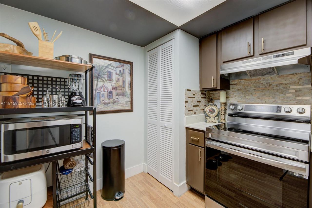 3149 Riverside Dr, Unit B-202, Coral Springs, FL 33065 Photo