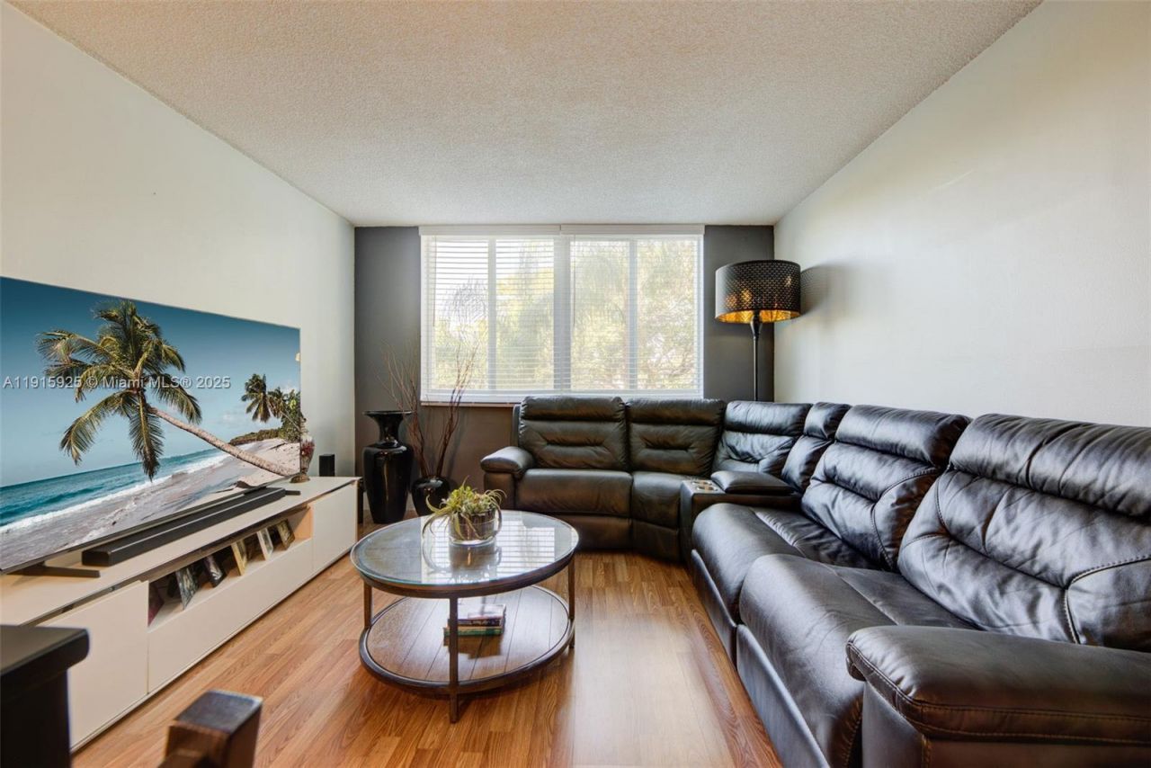 3149 Riverside Dr, Unit B-202, Coral Springs, FL 33065 Photo