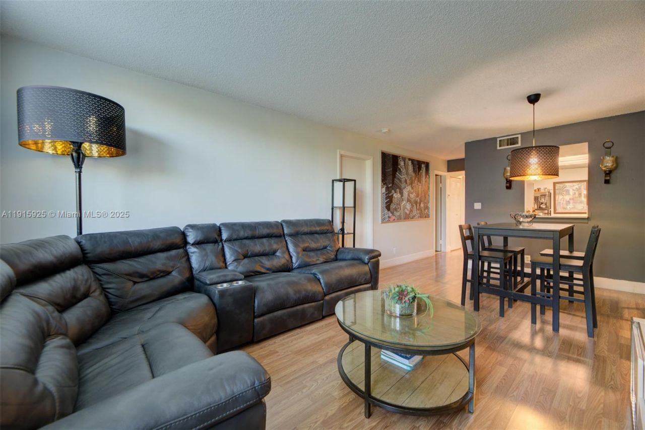 3149 Riverside Dr, Unit B-202, Coral Springs, FL 33065 Photo