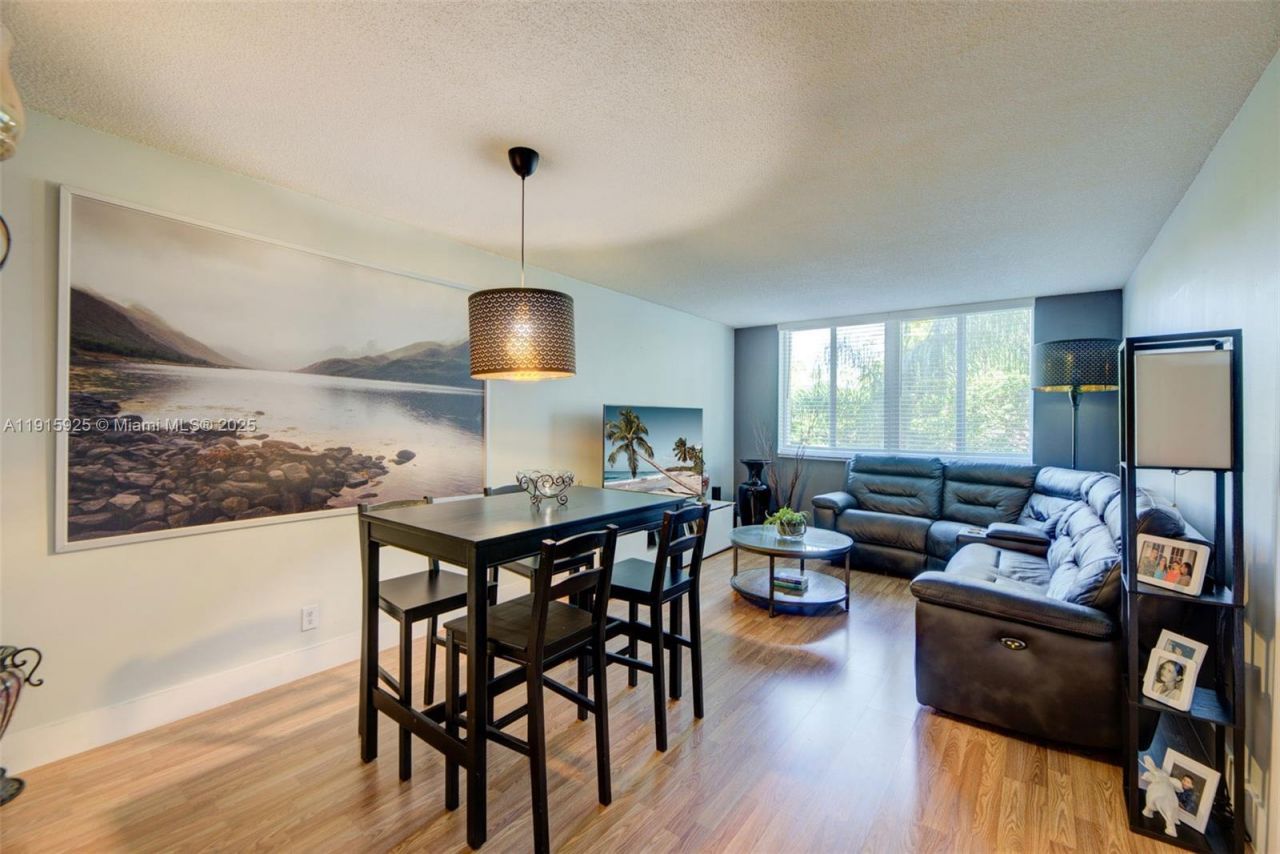 3149 Riverside Dr, Unit B-202, Coral Springs, FL 33065 Photo