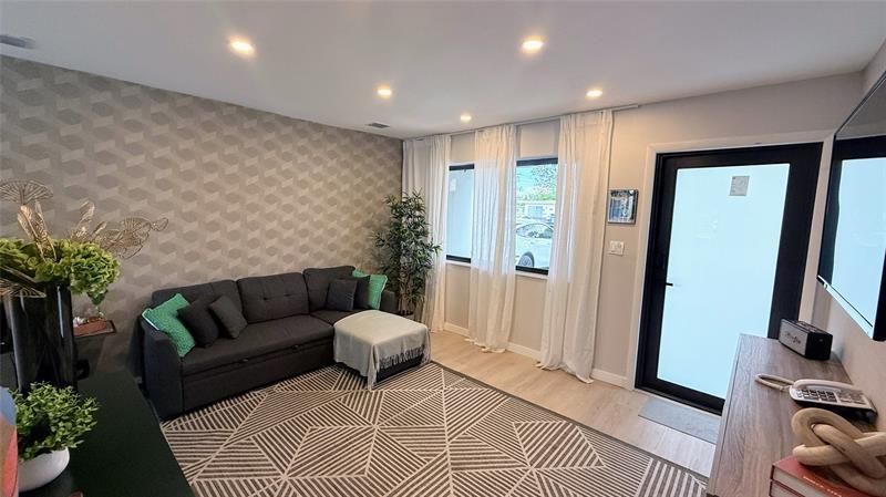 433 NW 15th Way, Fort Lauderdale, FL 33311 Photo