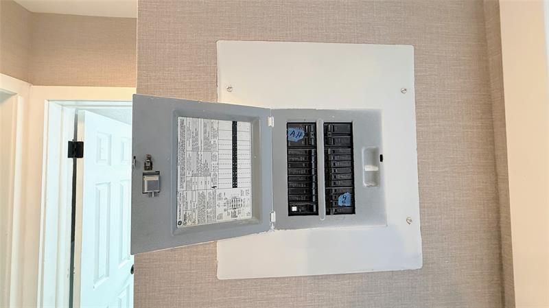 433 NW 15th Way, Fort Lauderdale, FL 33311 Photo