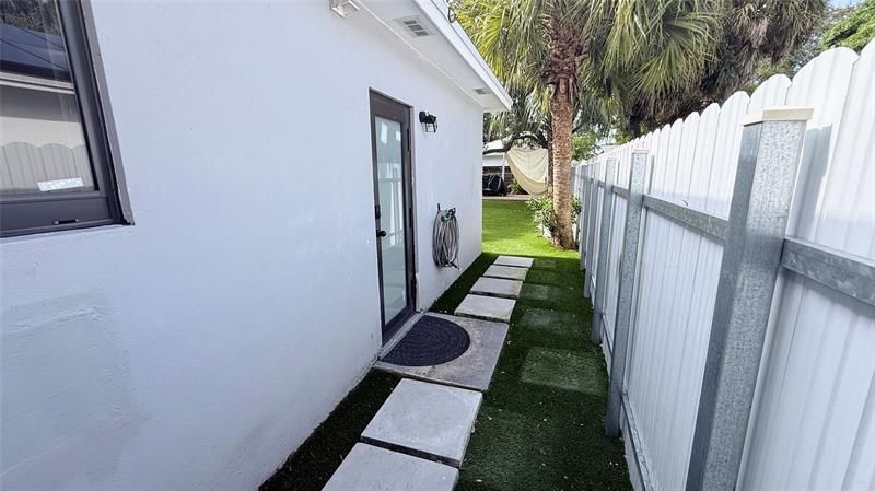 433 NW 15th Way, Fort Lauderdale, FL 33311 Photo