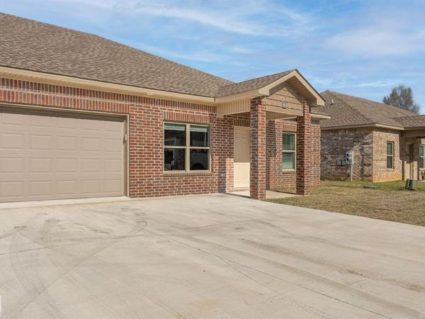 404 W Matthews, Brookland, AR 72417
