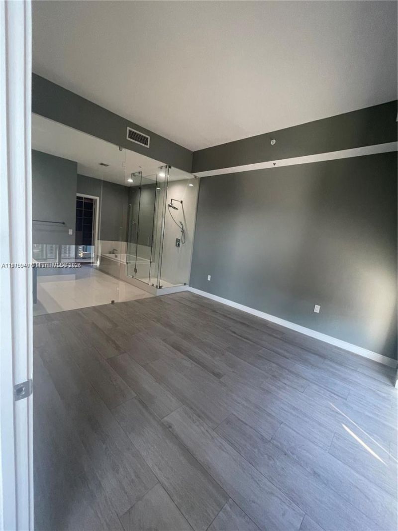 55 SW 9th St, Unit 4304, Miami, FL 33130 Photo