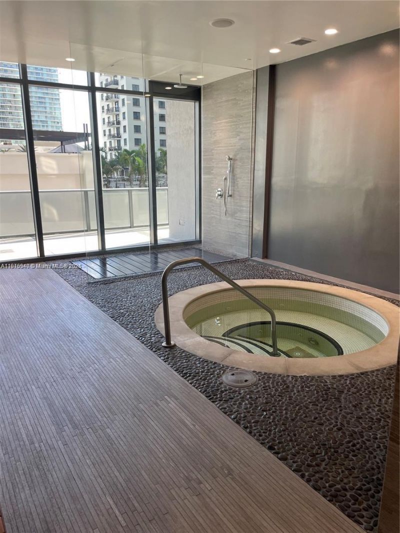 55 SW 9th St, Unit 4304, Miami, FL 33130 Photo