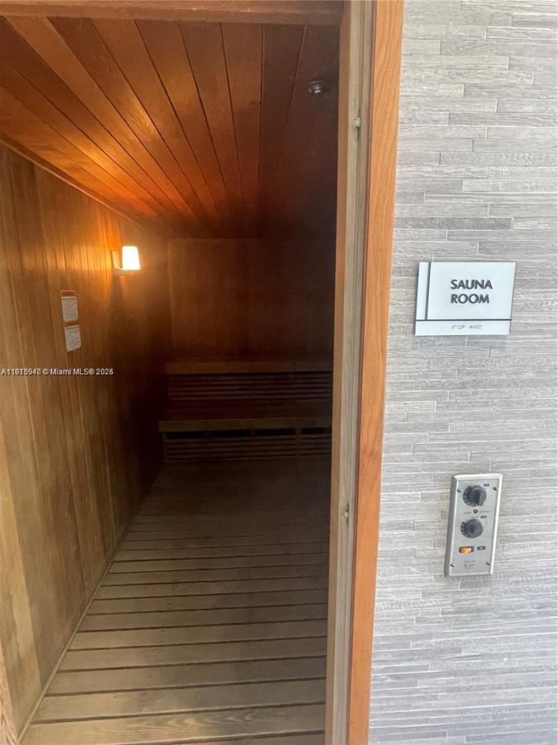 55 SW 9th St, Unit 4304, Miami, FL 33130 Photo