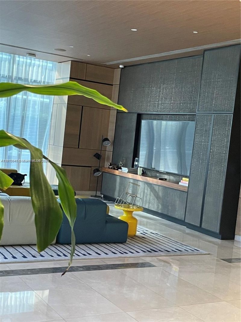 55 SW 9th St, Unit 4304, Miami, FL 33130 Photo