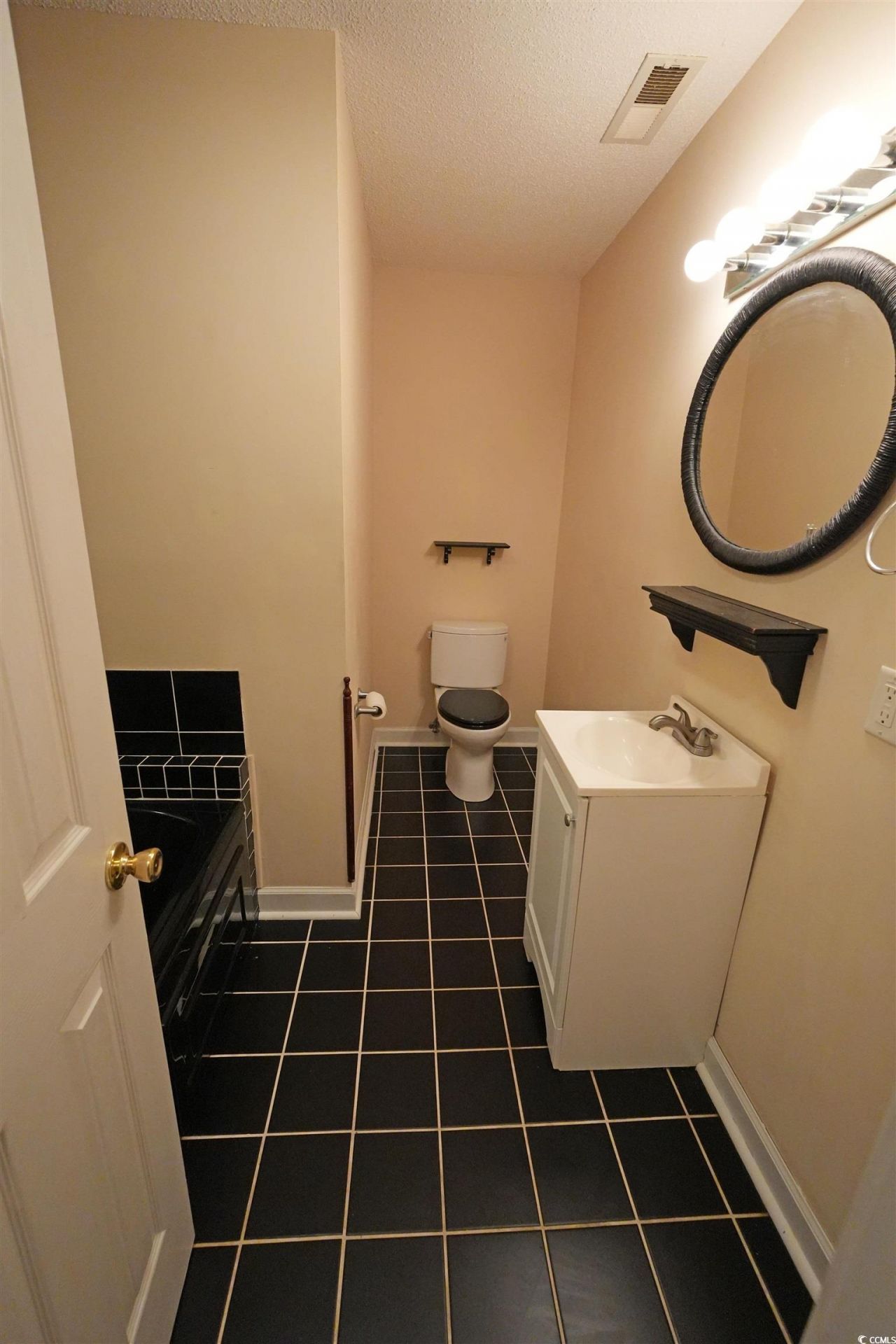 669 George Washington Trail Photo 14