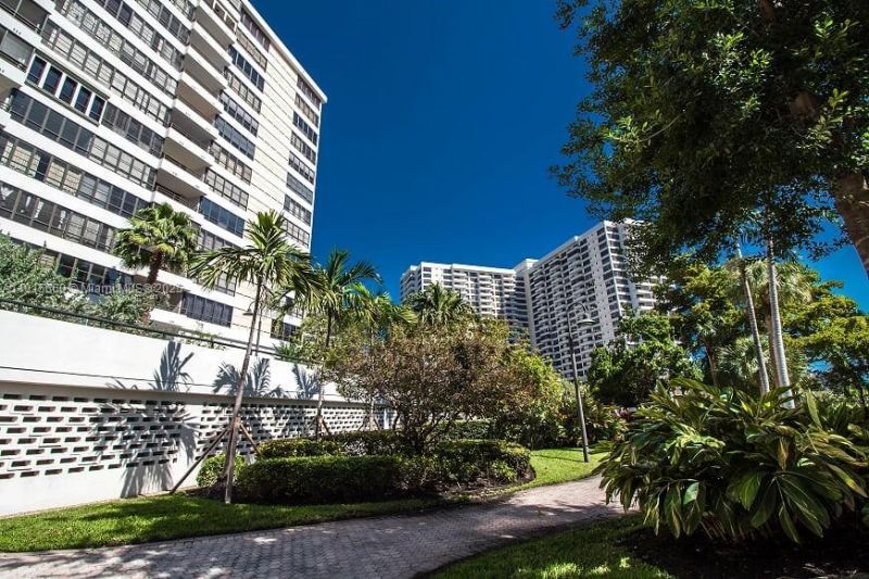 500 Three Islands Blvd, Unit 408, Hallandale Beach, FL 33009 Photo