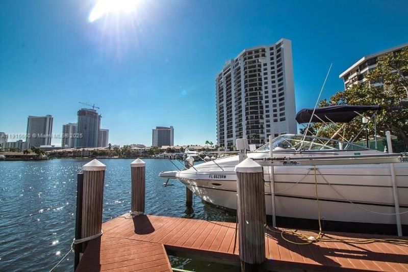 500 Three Islands Blvd, Unit 408, Hallandale Beach, FL 33009 Photo