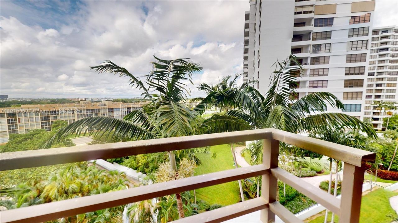 500 Three Islands Blvd, Unit 408, Hallandale Beach, FL 33009 Photo