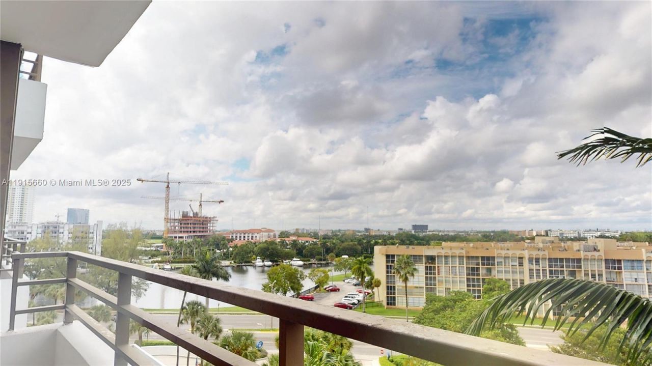 500 Three Islands Blvd, Unit 408, Hallandale Beach, FL 33009 Photo