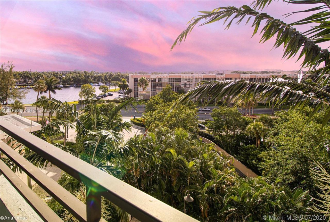 500 Three Islands Blvd, Unit 408, Hallandale Beach, FL 33009 Photo