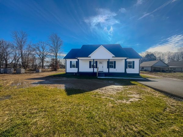 303 Cassie Dr, Lafayette, TN 37083