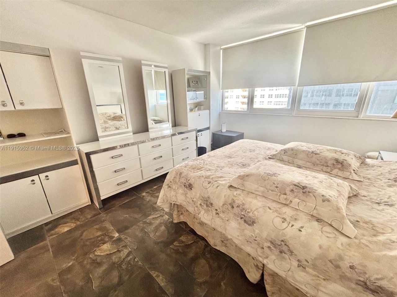 2030 S Ocean Dr, Unit 521, Hallandale Beach, FL 33009 Photo