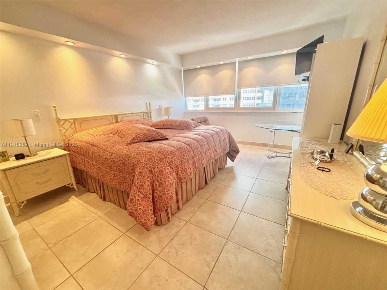 2030 S Ocean Dr, Unit 521, Hallandale Beach, FL 33009 Photo