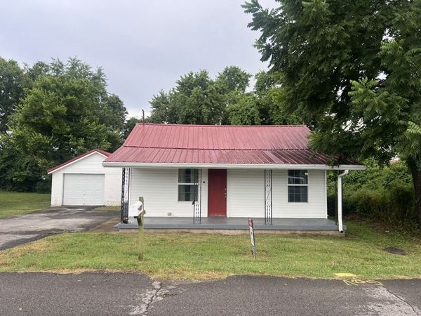 211 W Lyons St, Gallatin, TN 37066