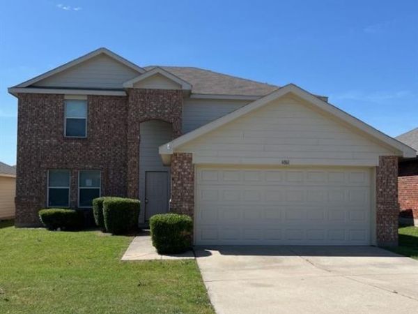 4861 Parkview Hills Lane, Fort Worth, TX 76179
