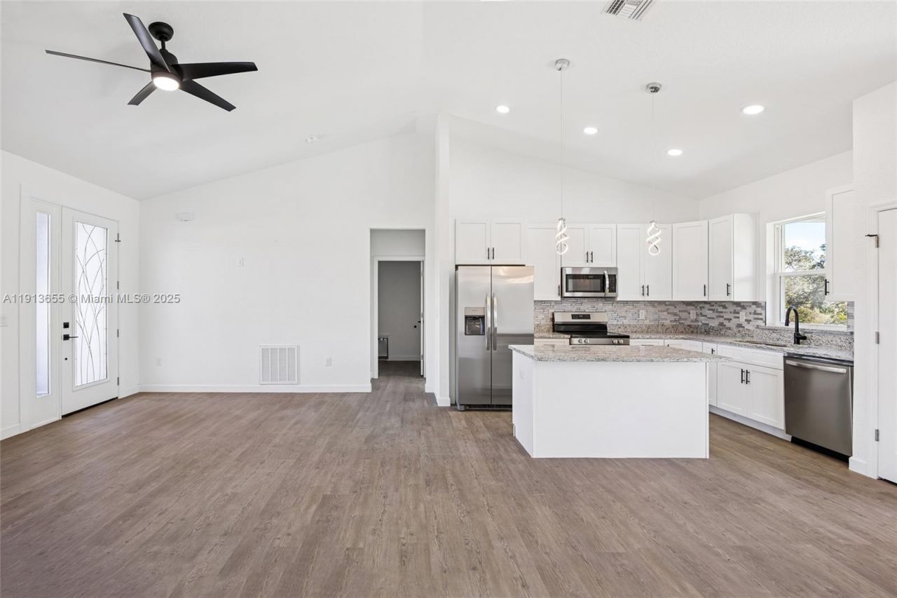 7433 Domenico St, Sebring, FL 33826 Photo