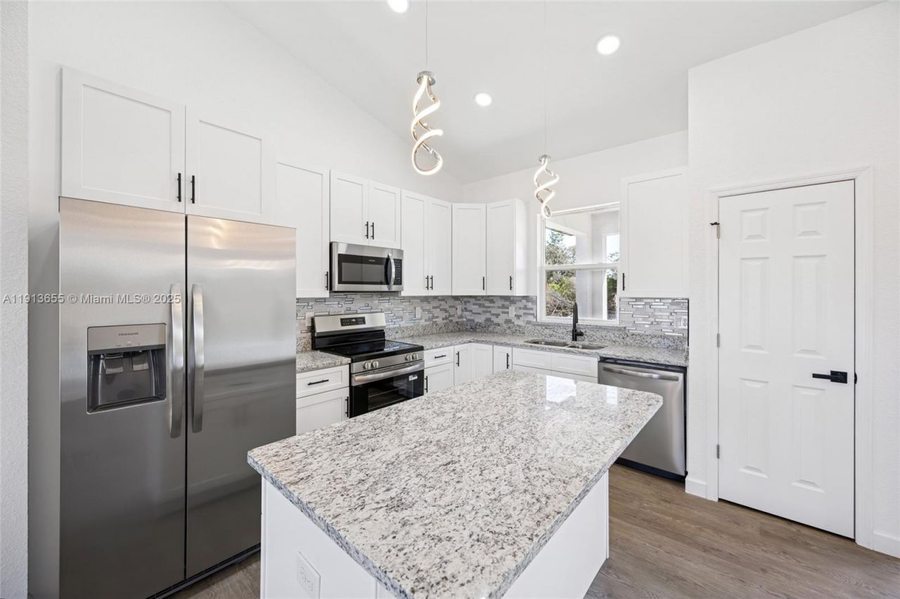 7433 Domenico St, Sebring, FL 33826 Photo