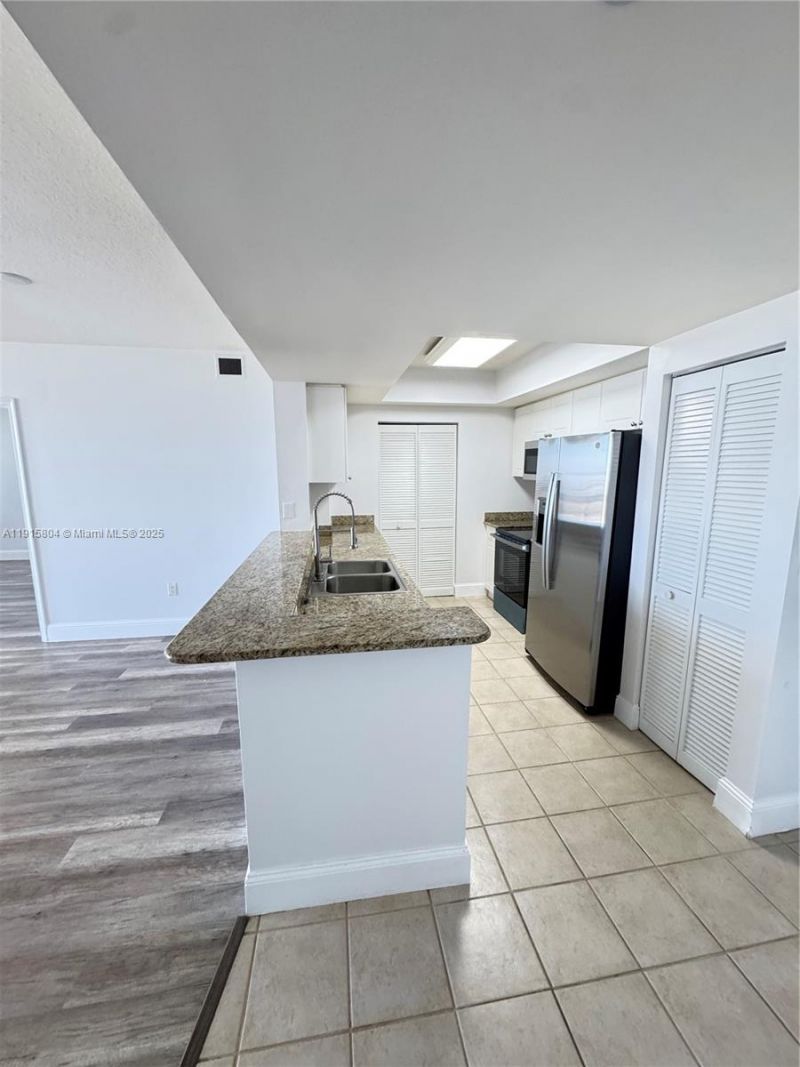19501 W Country Club Dr, Unit 2310, Aventura, FL 33180 Photo