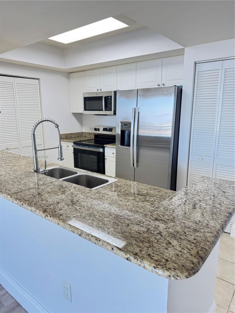 19501 W Country Club Dr, Unit 2310, Aventura, FL 33180 Photo