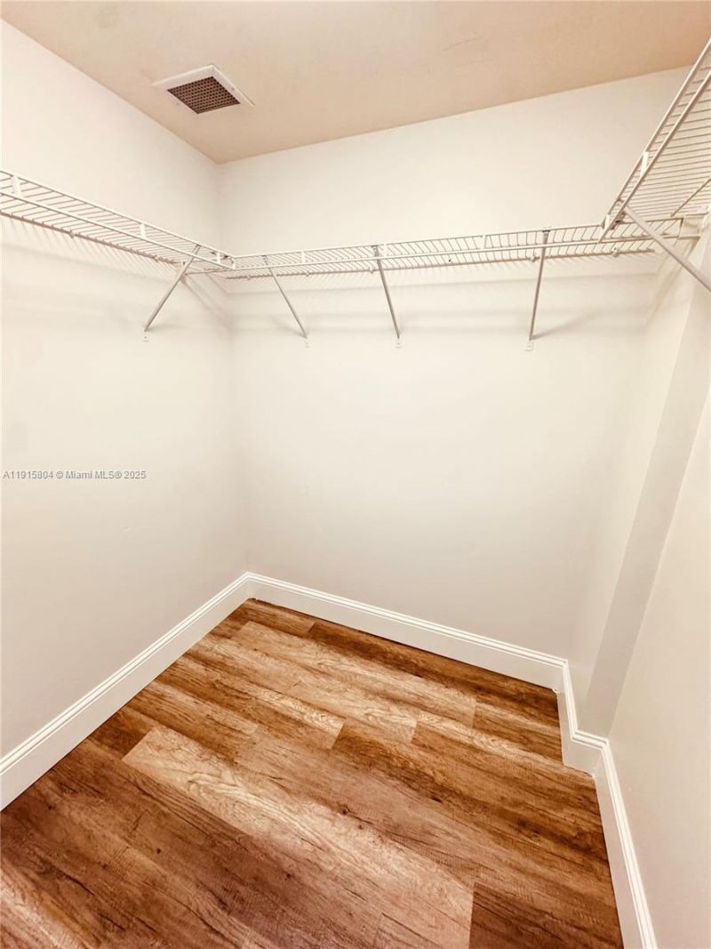 19501 W Country Club Dr, Unit 2310, Aventura, FL 33180 Photo