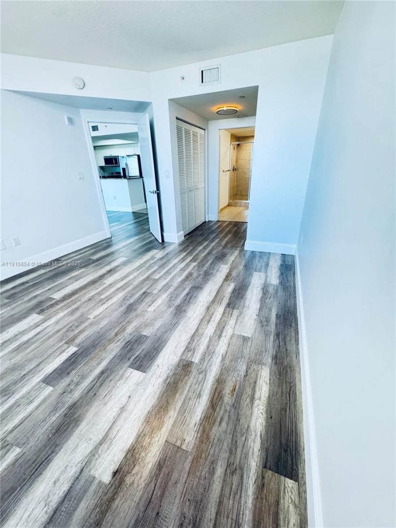 19501 W Country Club Dr, Unit 2310, Aventura, FL 33180 Photo