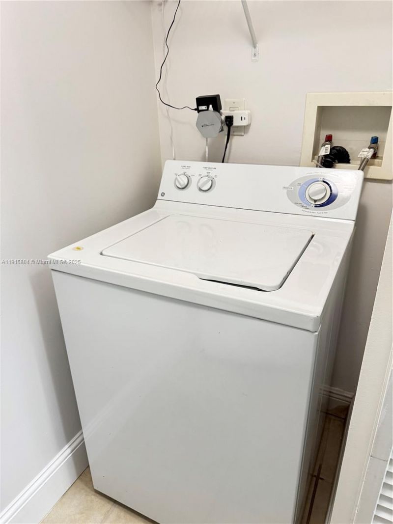 19501 W Country Club Dr, Unit 2310, Aventura, FL 33180 Photo