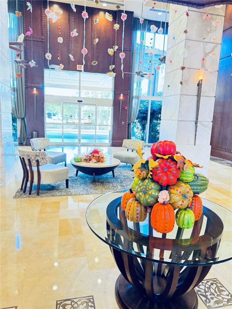 19501 W Country Club Dr, Unit 2310, Aventura, FL 33180 Photo