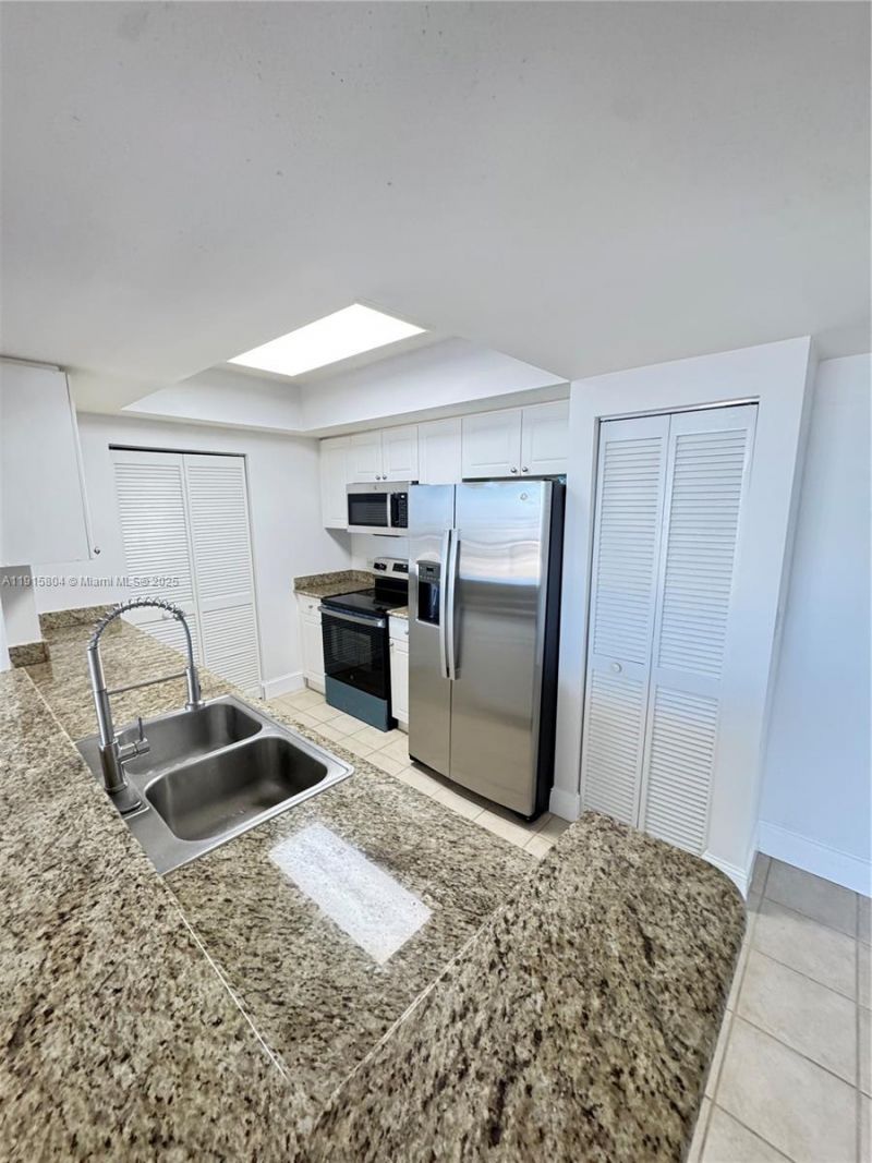 19501 W Country Club Dr, Unit 2310, Aventura, FL 33180 Photo
