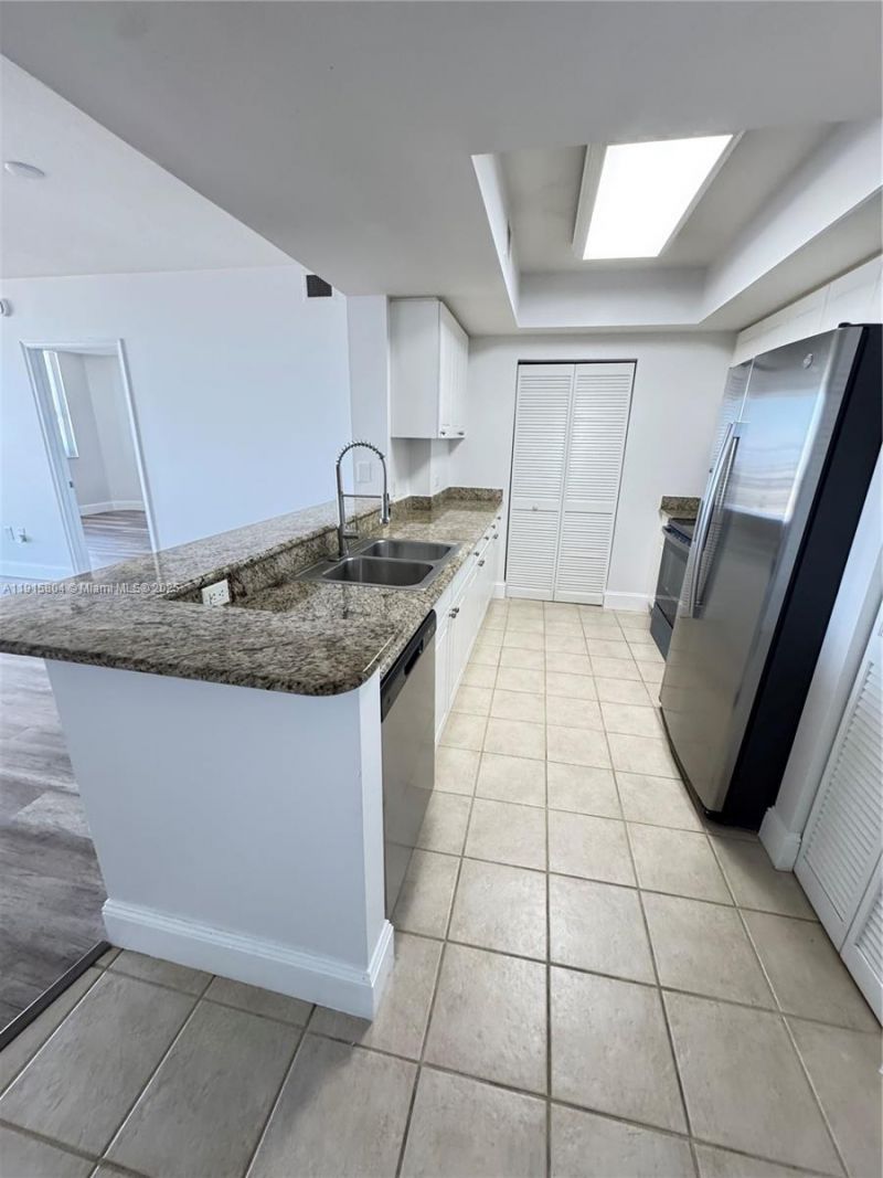 19501 W Country Club Dr, Unit 2310, Aventura, FL 33180 Photo