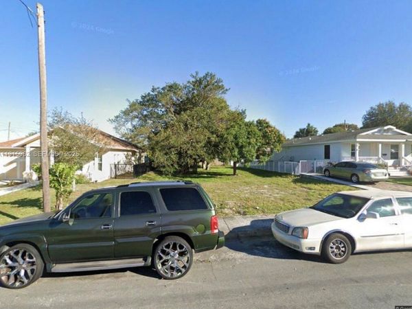 913 14th St, West Palm Beach, FL 33401